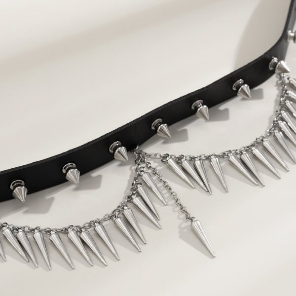 Awl Chain Riveted PU Collar