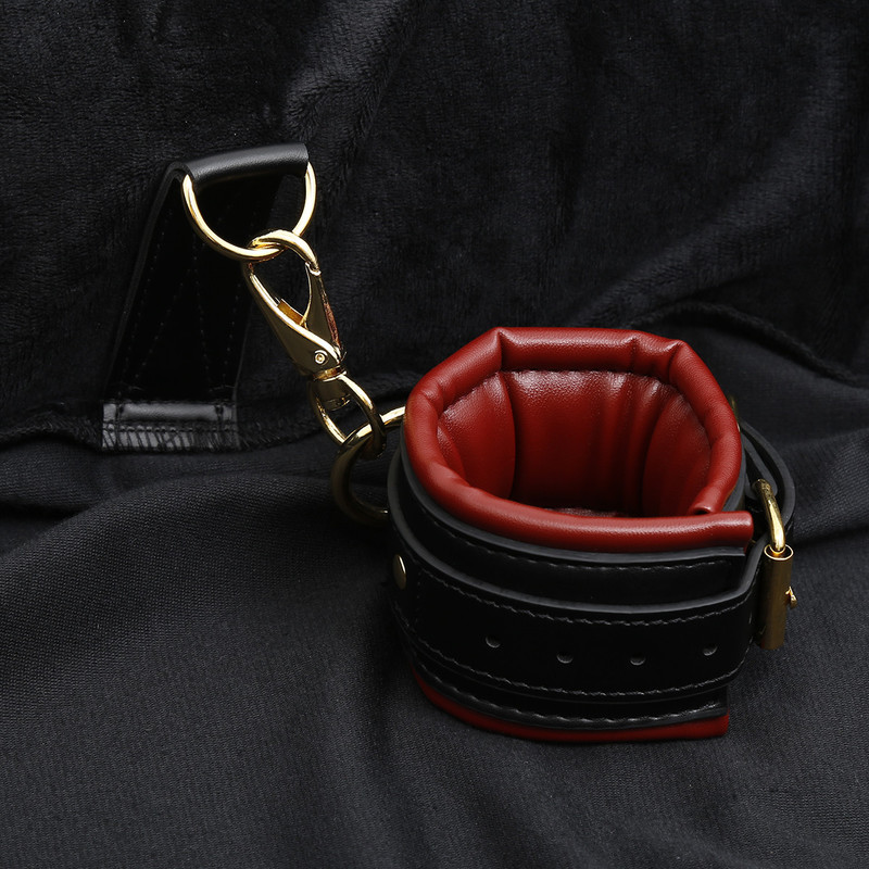 (image for) Inflatable Kennel With Handcuffs