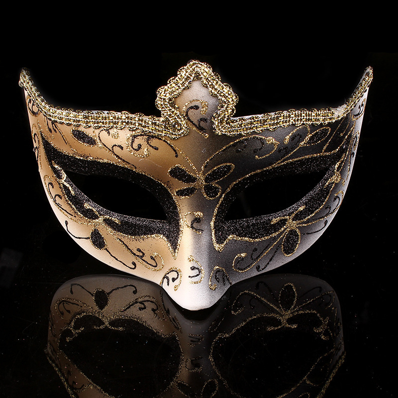(image for) Crown Lace Mask