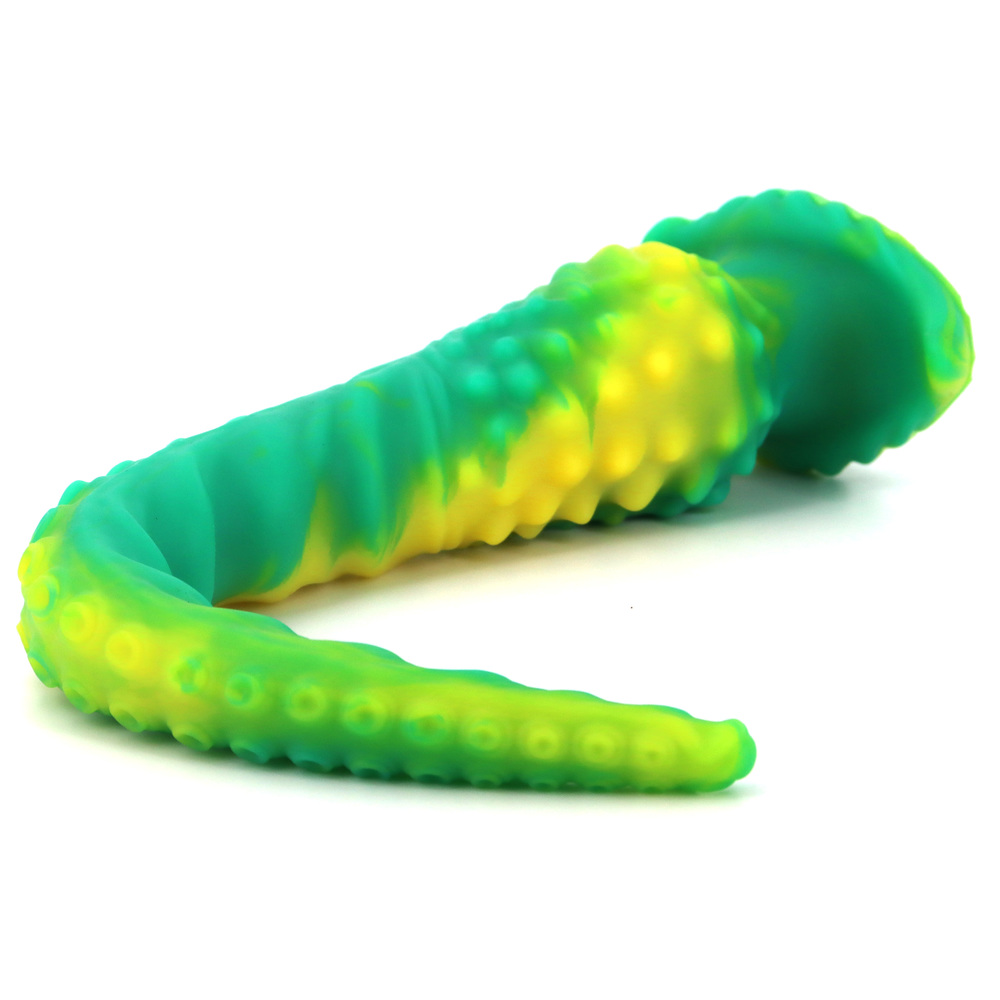 (image for) Octopus Wears Super Long Anal Plug