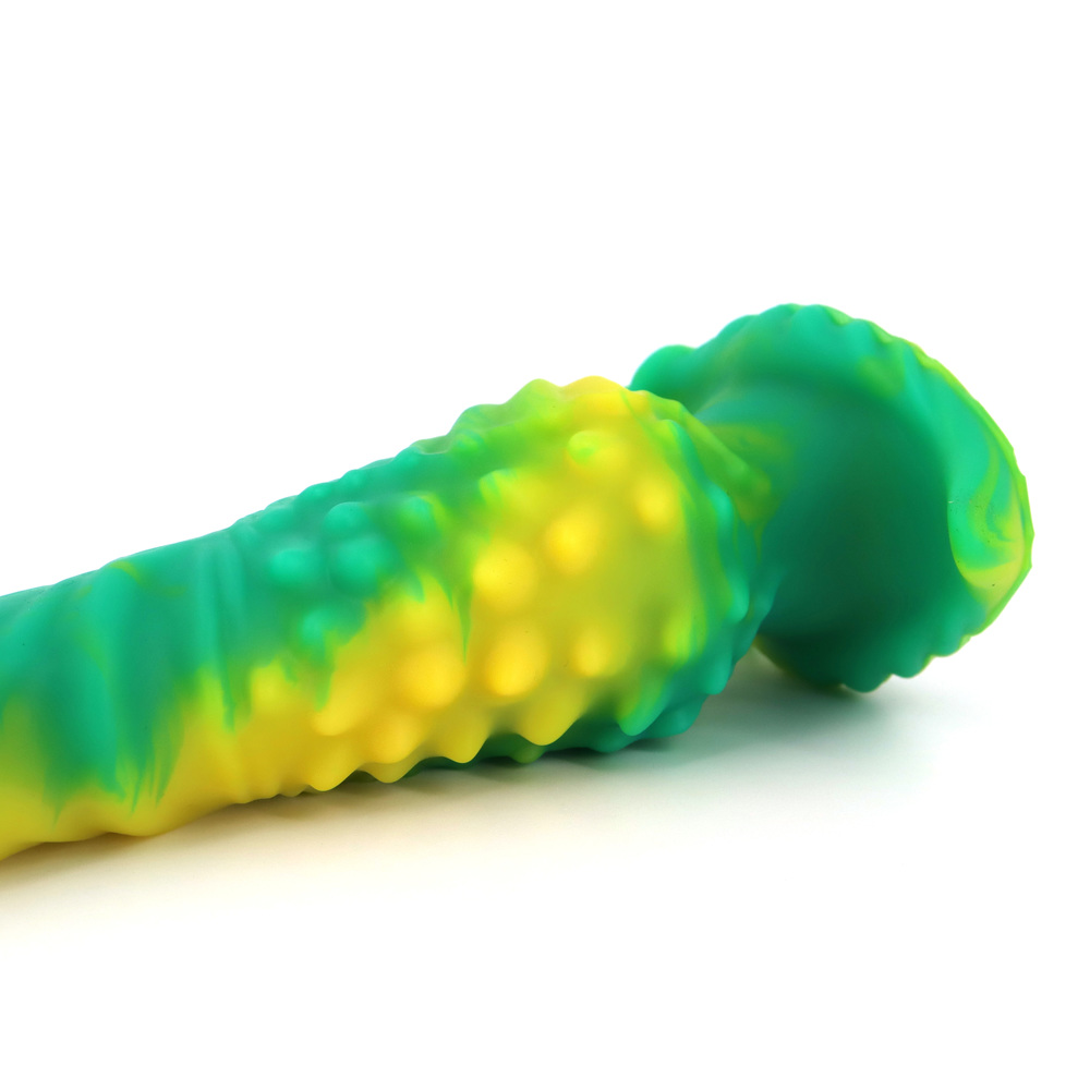 (image for) Octopus Wears Super Long Anal Plug