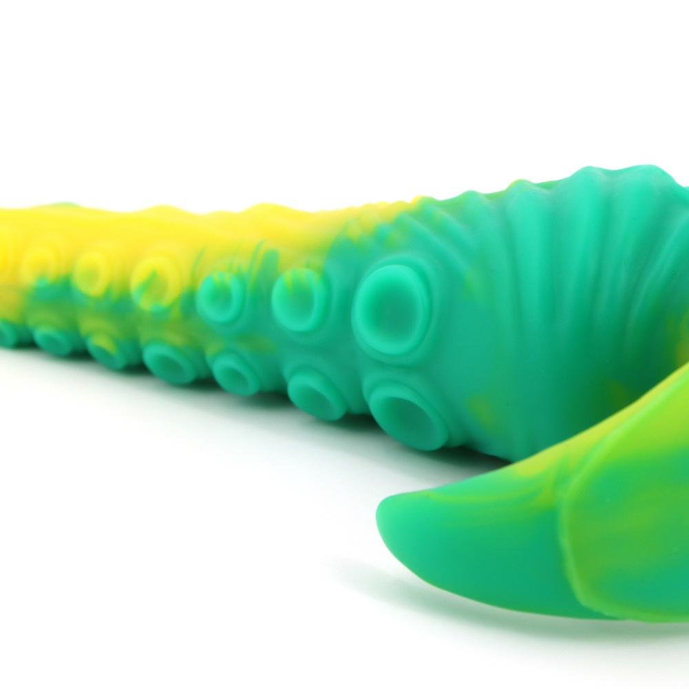 (image for) Octopus Wears Super Long Anal Plug