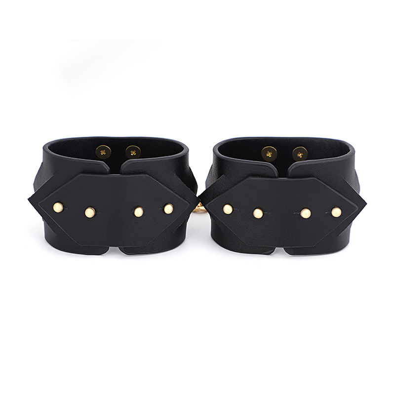 (image for) Rhombic Golden Chain Cuffs