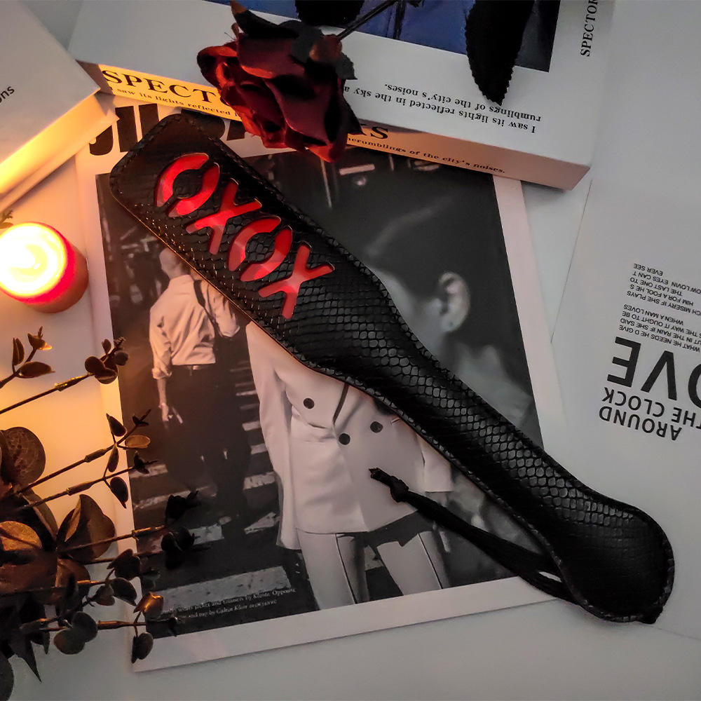 (image for) Spanking Fun XOXO Paddle - Crocodile