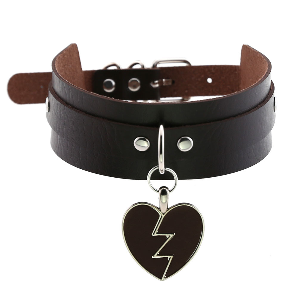 (image for) Lightning Heart Pendant Collar