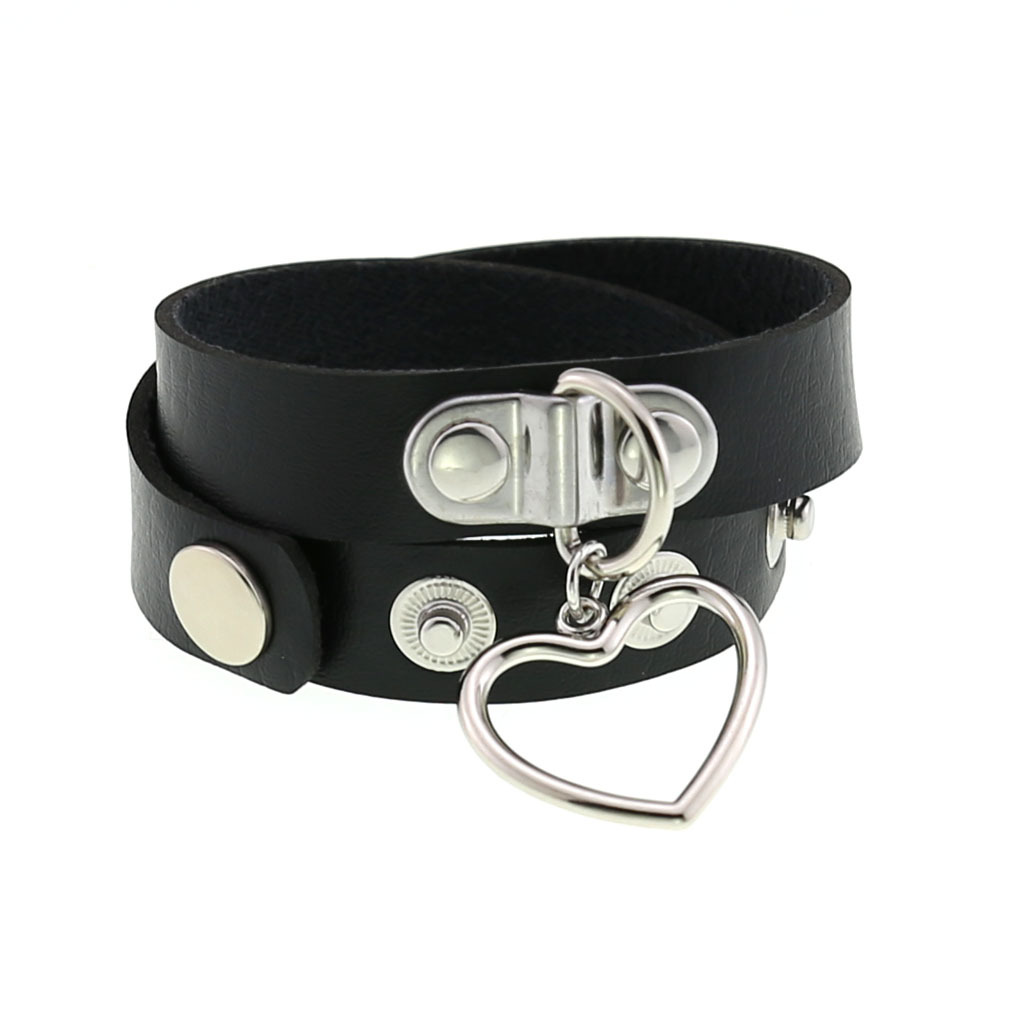 (image for) Cutout Heart Pendant Choker