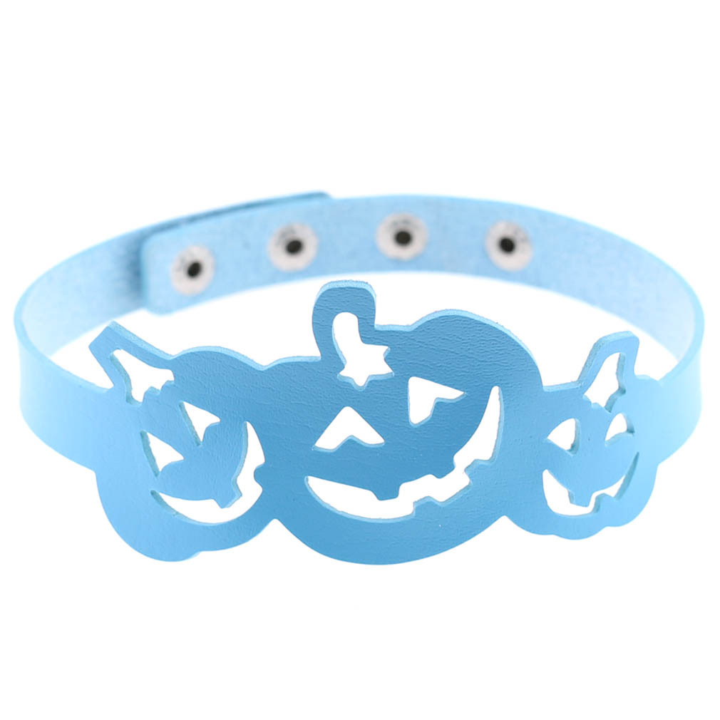 (image for) Cutout Pumpkin Collar