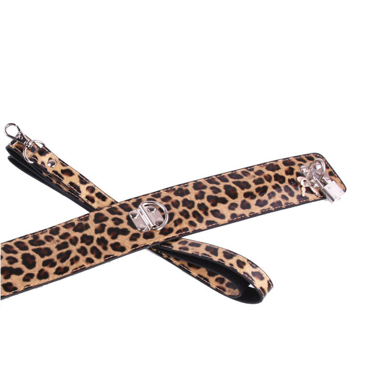 (image for) Leopard Lockable Neck Collar
