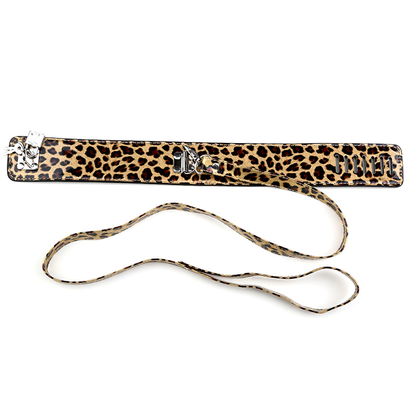 (image for) Leopard Lockable Neck Collar