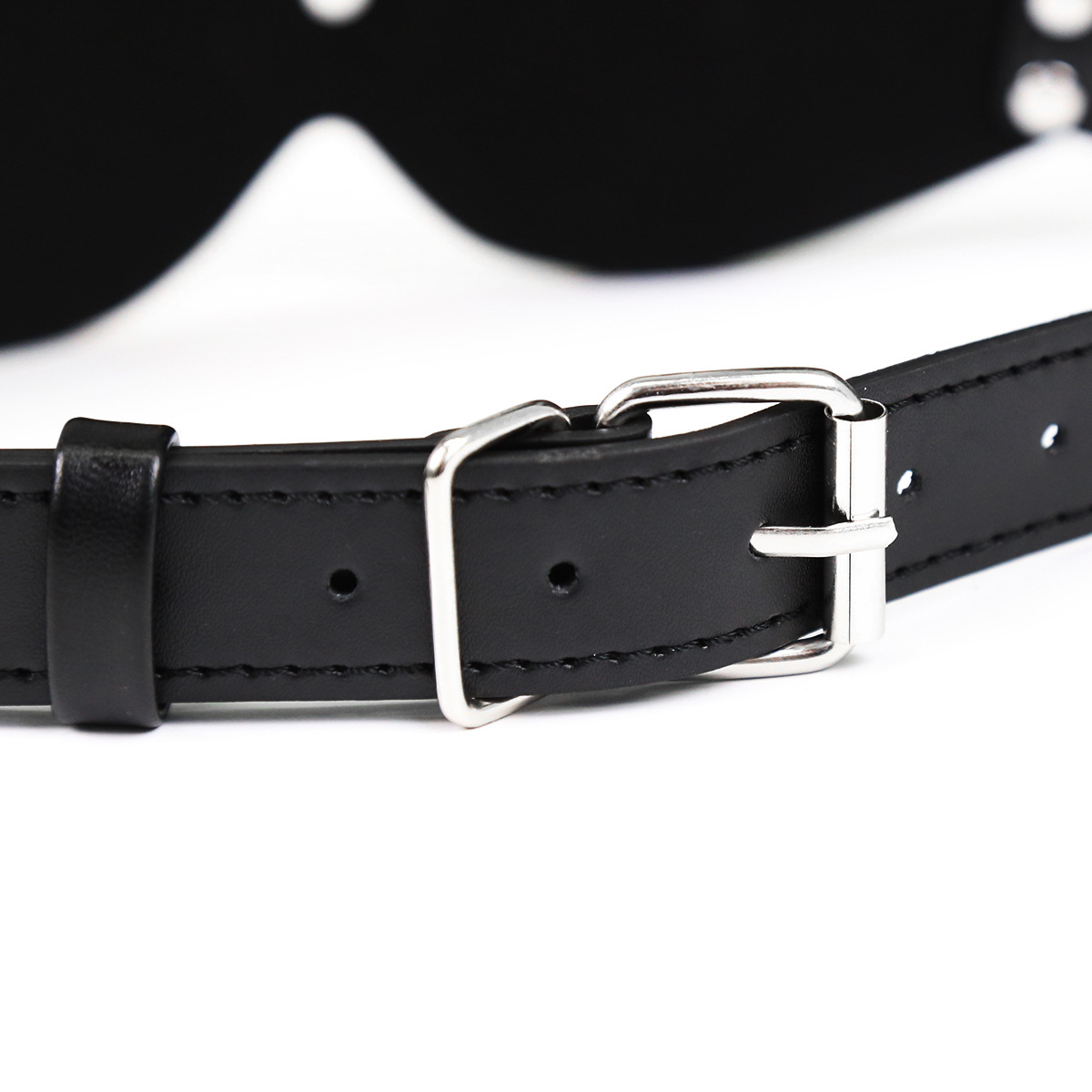 (image for) Cingulum Stud Fancy Blindfold with D Ring
