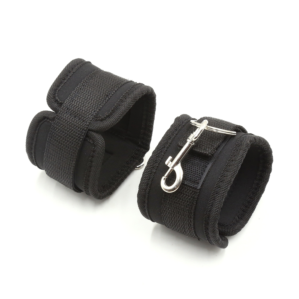 (image for) Blindfold And Cuff Bondage Set