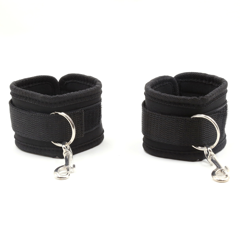 (image for) Blindfold And Cuff Bondage Set