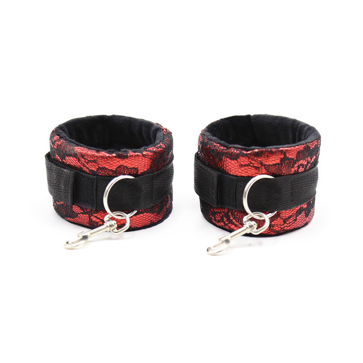 (image for) Bondage Embossed Cuffs With Collar Kit
